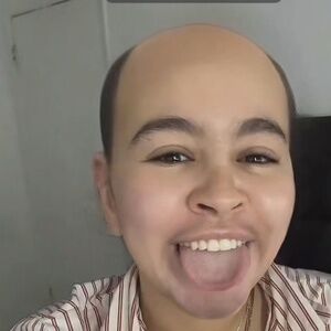 Meet your Posher, Adri